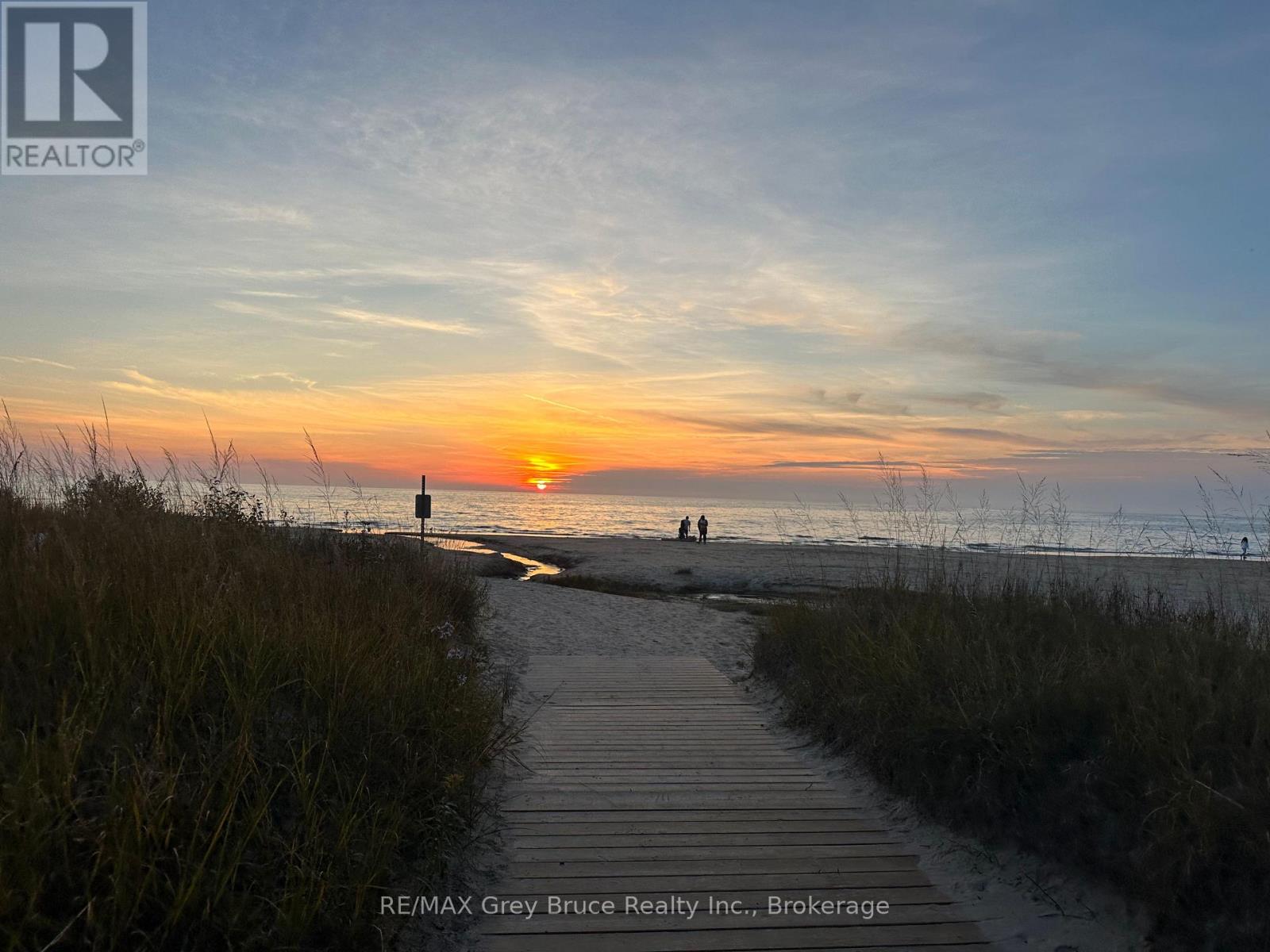 915 Third Avenue N, South Bruce Peninsula, Ontario  N0H 2G0 - Photo 12 - X12564664