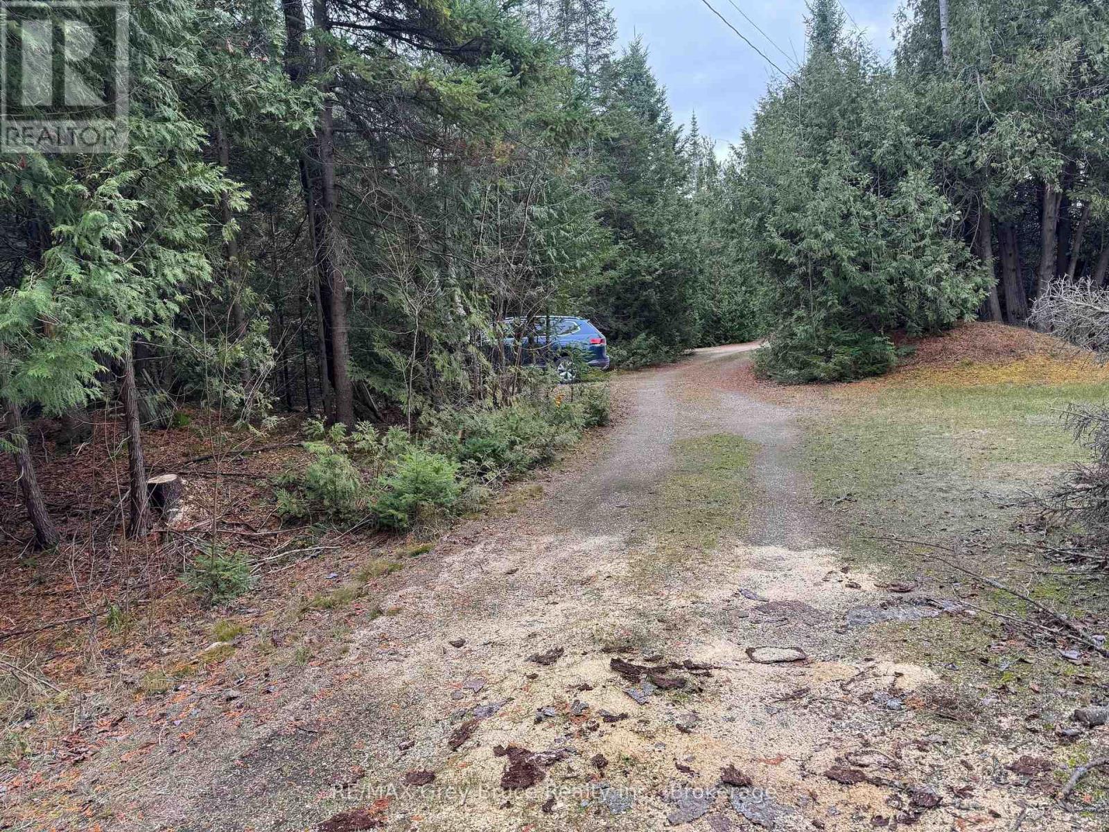 915 Third Avenue N, South Bruce Peninsula, Ontario  N0H 2G0 - Photo 9 - X12564664