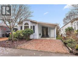 33 7401 Central Saanich Rd Hawthorne