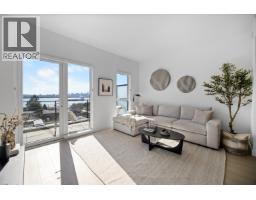 509 422 E 3RD STREET, North Vancouver, British Columbia