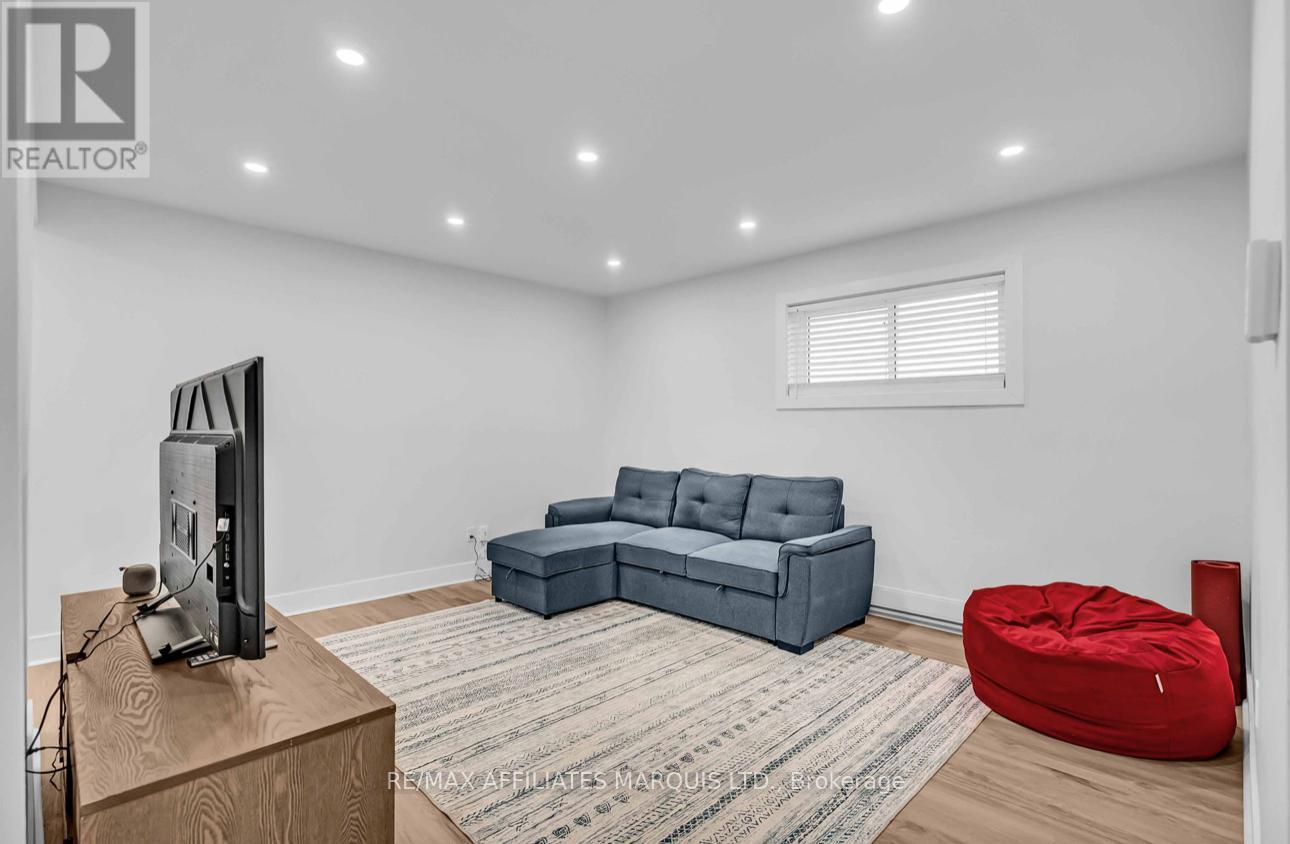 2 - 55 Race Street, Cornwall, Ontario  K6H 1G7 - Photo 3 - X12564618