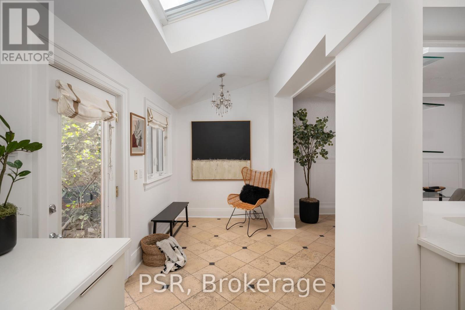 217 Northcliffe Boulevard, Toronto, Ontario  M6E 3K8 - Photo 19 - C12564660