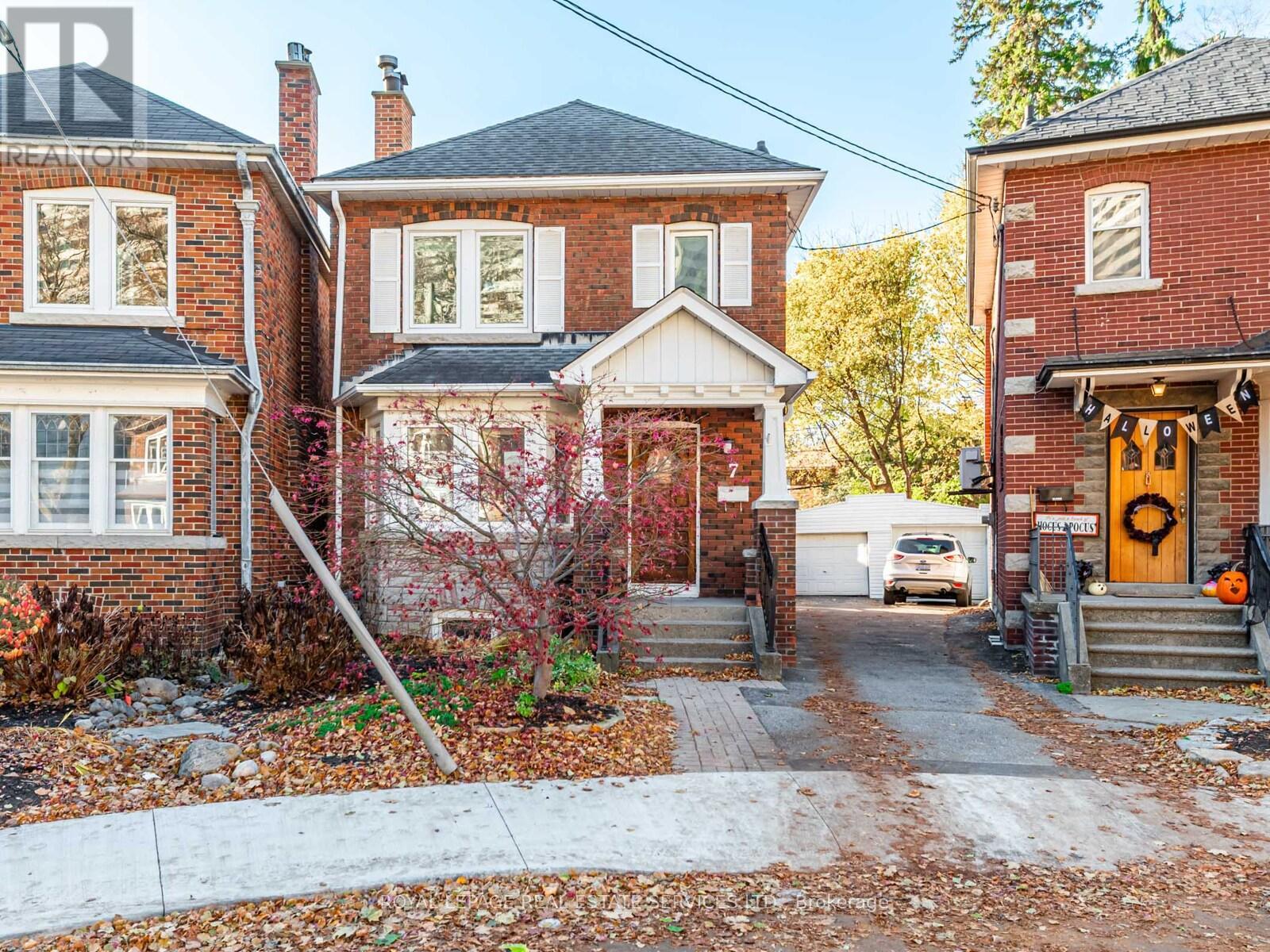 7 DUPLEX CRESCENT, Toronto, Ontario