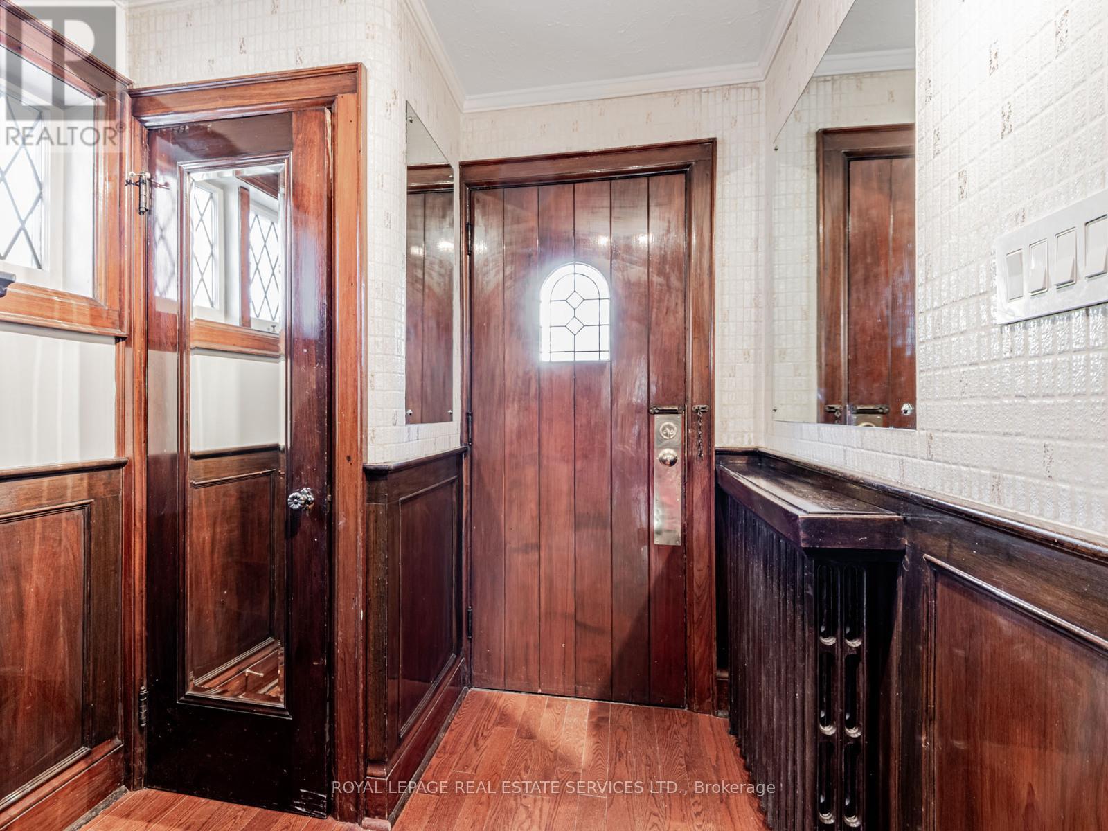 7 Duplex Crescent, Toronto, Ontario  M5P 1J1 - Photo 4 - C12564710