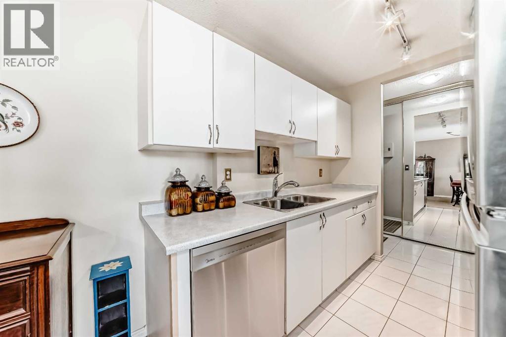 10d, 80 Galbraith Drive Sw, Calgary, Alberta  T3E 3H2 - Photo 3 - A2263292