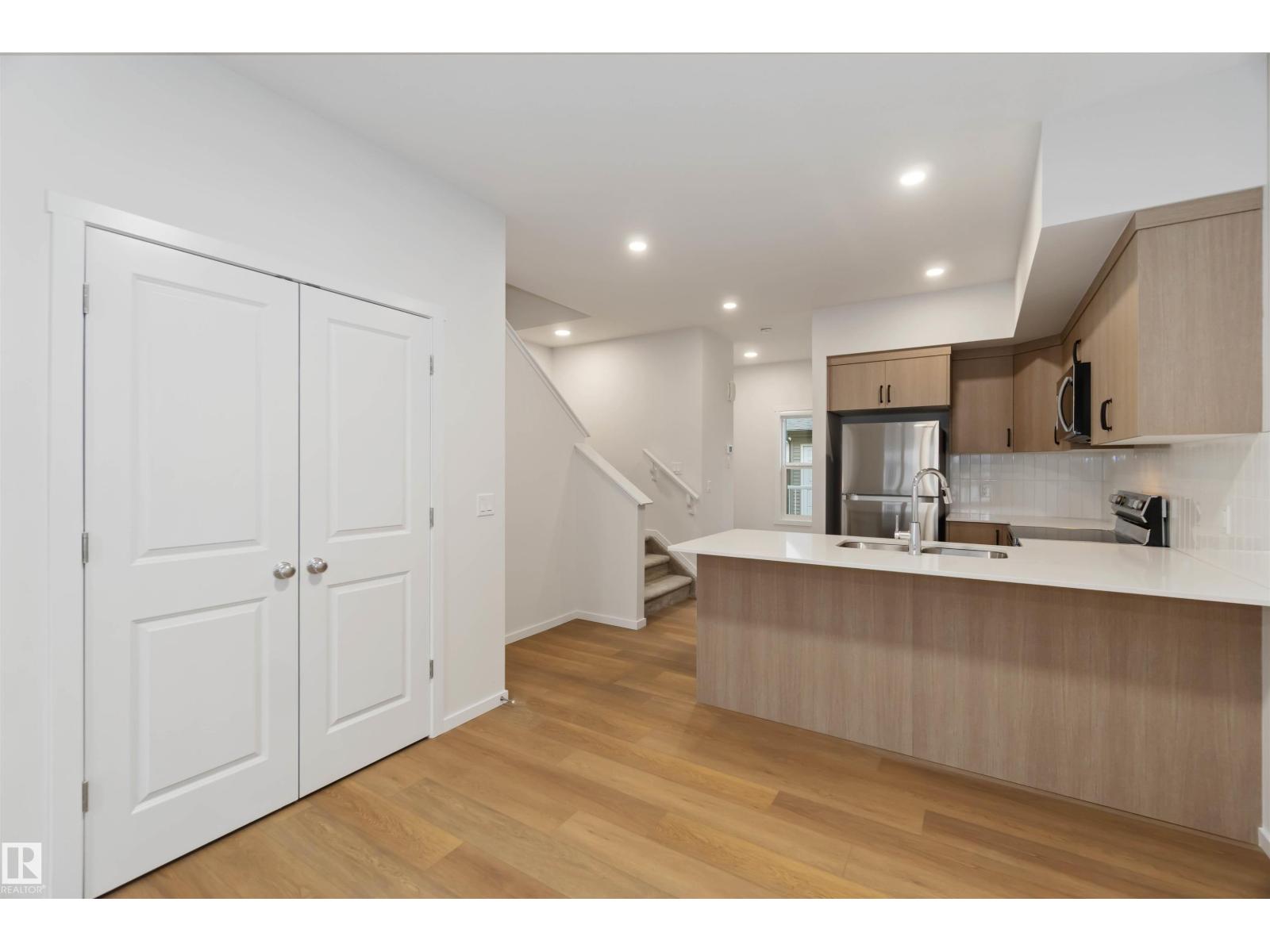 4275 Kinglet Dr Nw Nw, Edmonton, Alberta  T5S 0W1 - Photo 3 - E4466182