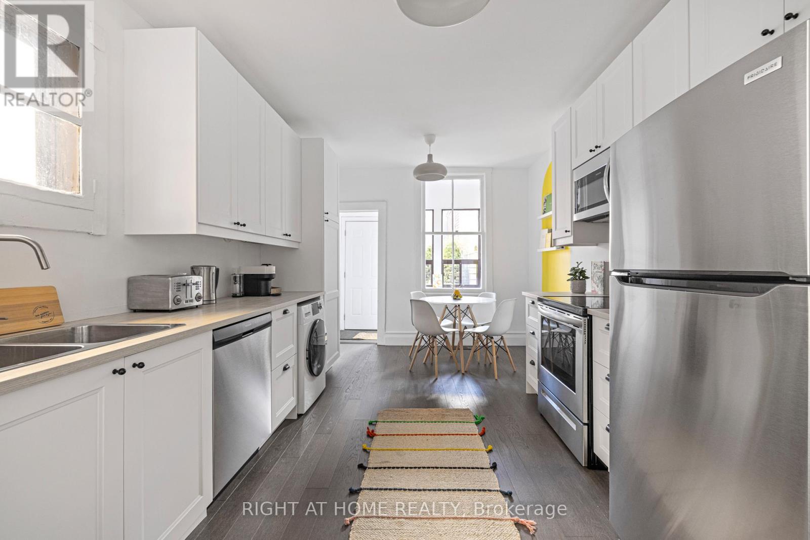 15 Kintyre Avenue, Toronto, Ontario  M4M 1M2 - Photo 6 - E12564632