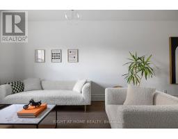 15 KINTYRE AVENUE, Toronto, Ontario