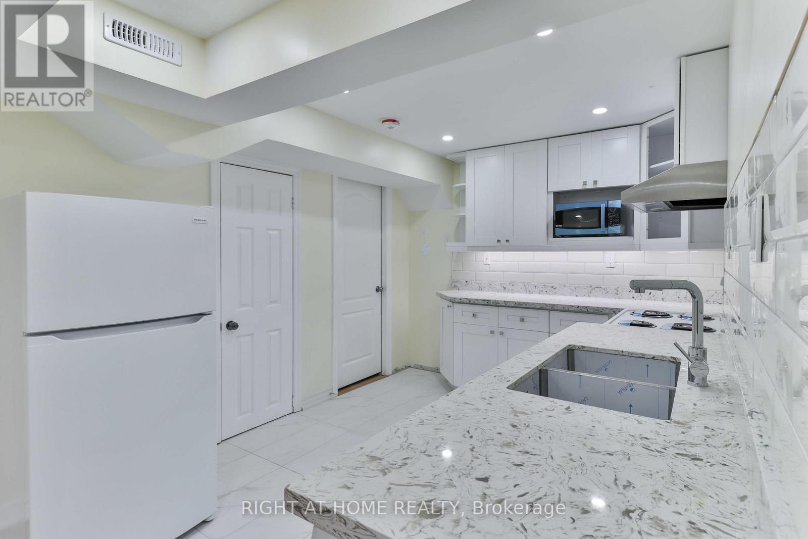 Basement - 34 Seggar Avenue, Ajax, Ontario  L1T 4E2 - Photo 13 - E12564698