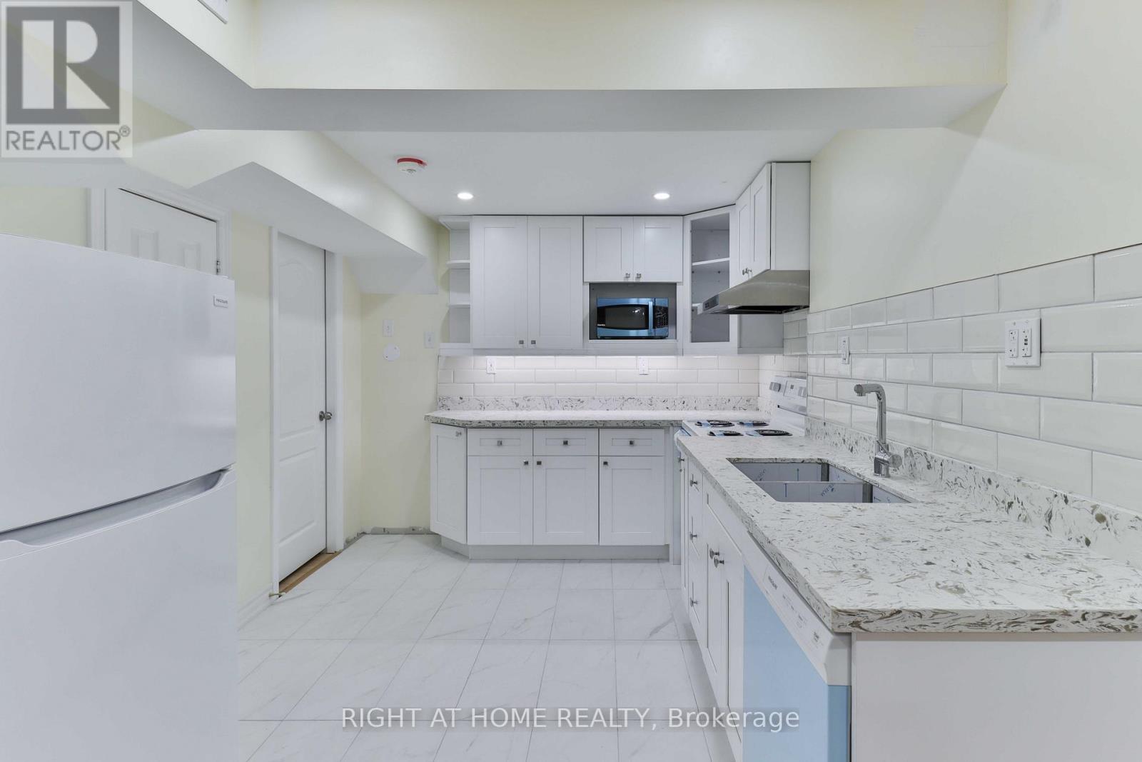 Basement - 34 Seggar Avenue, Ajax, Ontario  L1T 4E2 - Photo 16 - E12564698