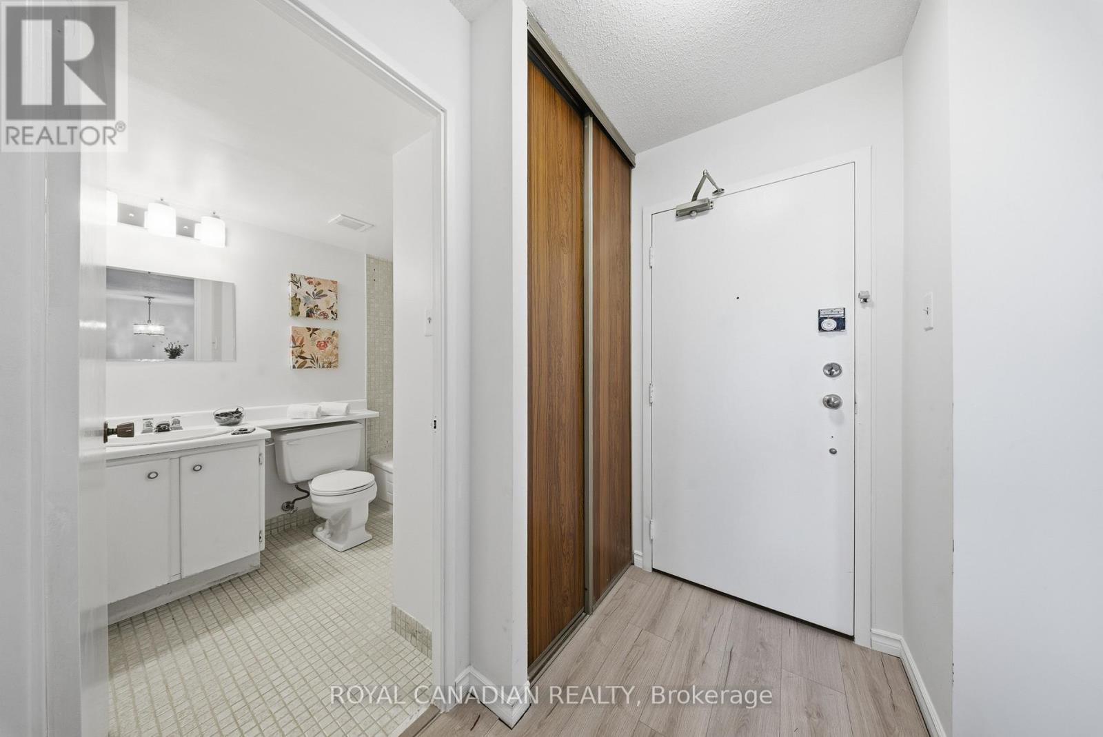 512 - 3 Lisa Street, Brampton, Ontario  L6T 4A2 - Photo 17 - W12563698