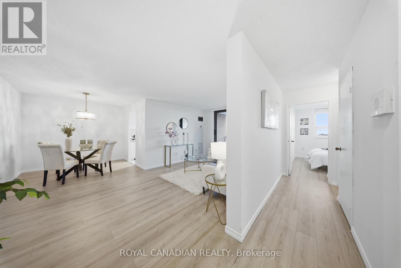 512 - 3 Lisa Street, Brampton, Ontario  L6T 4A2 - Photo 3 - W12563698