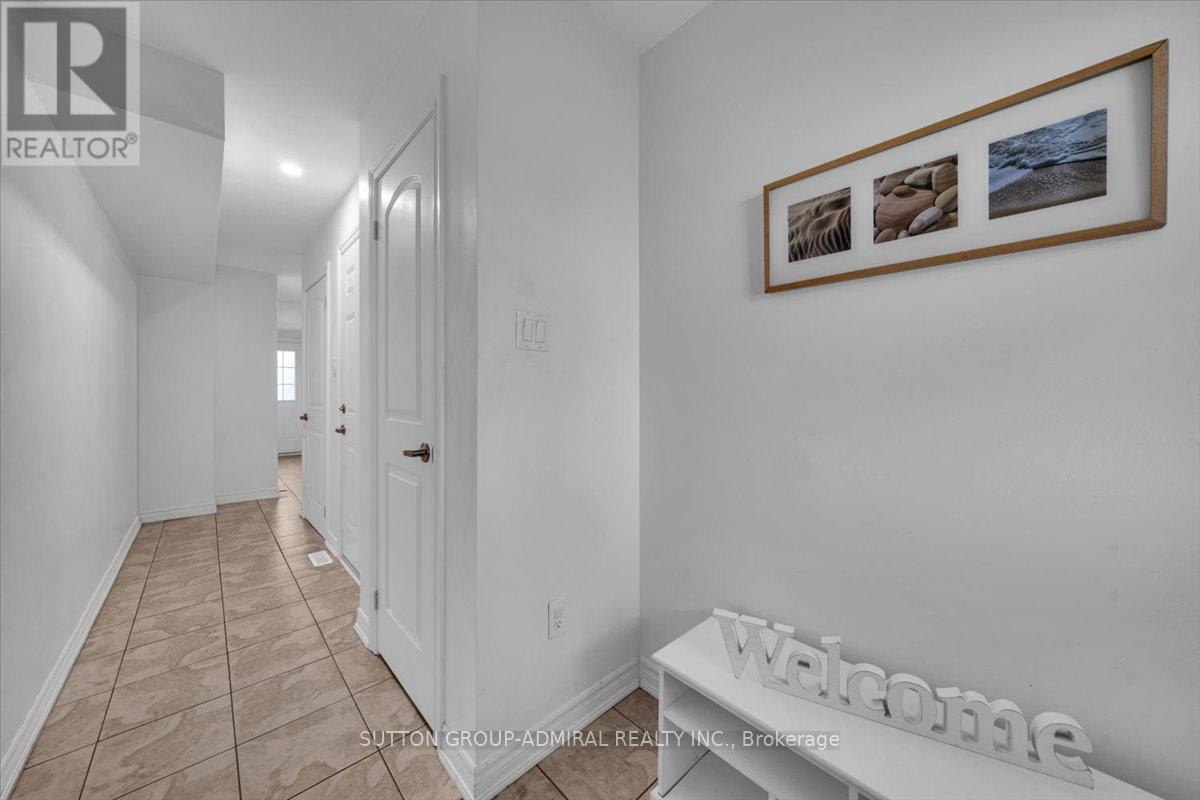 1 - 2600 Glengarry Road, Mississauga, Ontario  L5C 0A2 - Photo 4 - W12564332