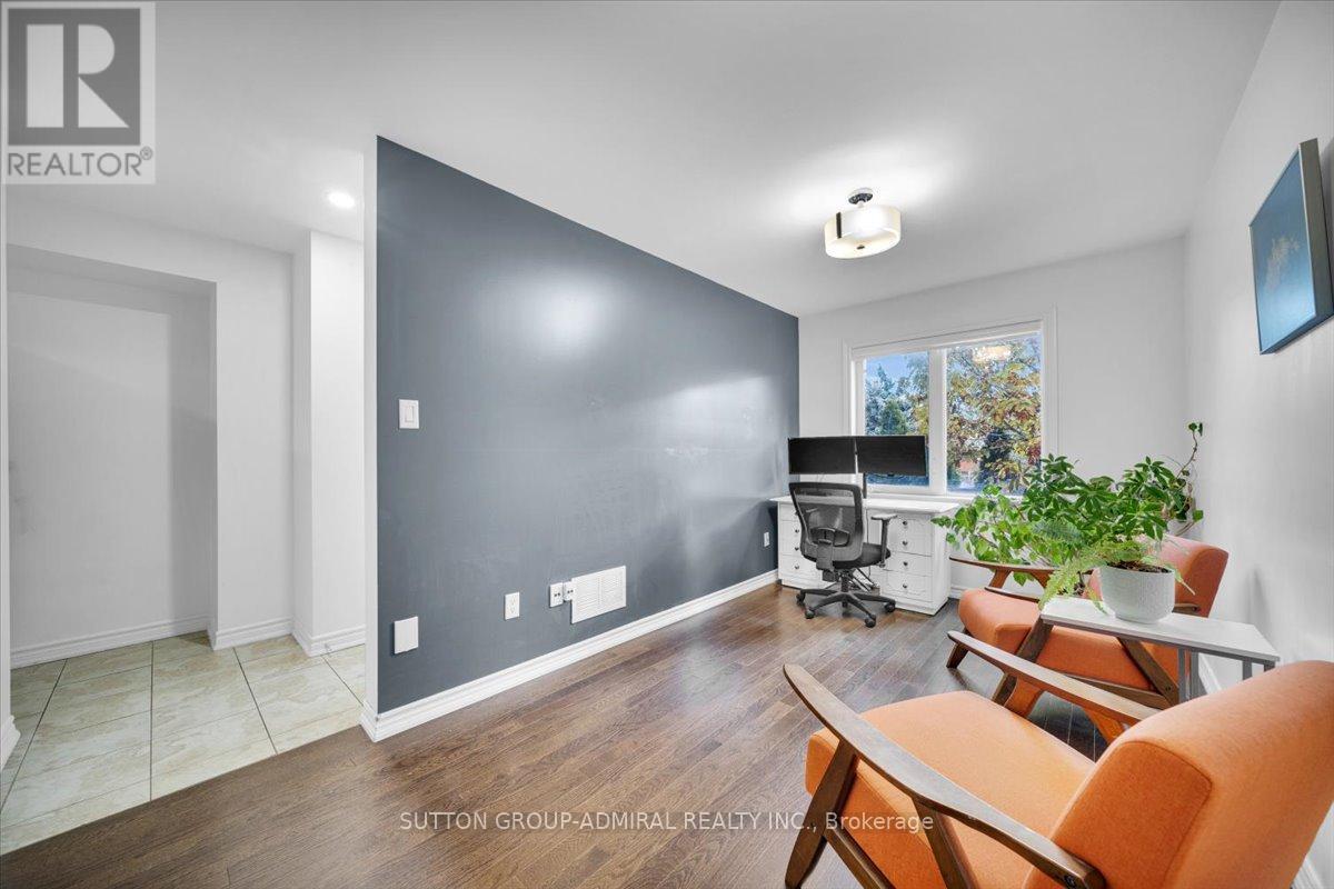 1 - 2600 Glengarry Road, Mississauga, Ontario  L5C 0A2 - Photo 7 - W12564332