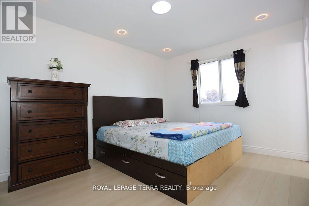 45 Peregrine Road, Barrie, Ontario  L4M 6R1 - Photo 16 - S12564636