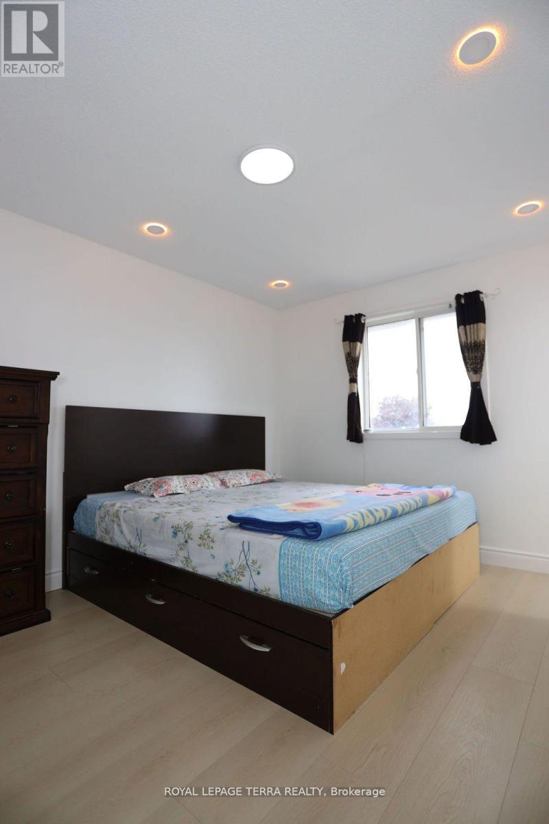 45 Peregrine Road, Barrie, Ontario  L4M 6R1 - Photo 18 - S12564636