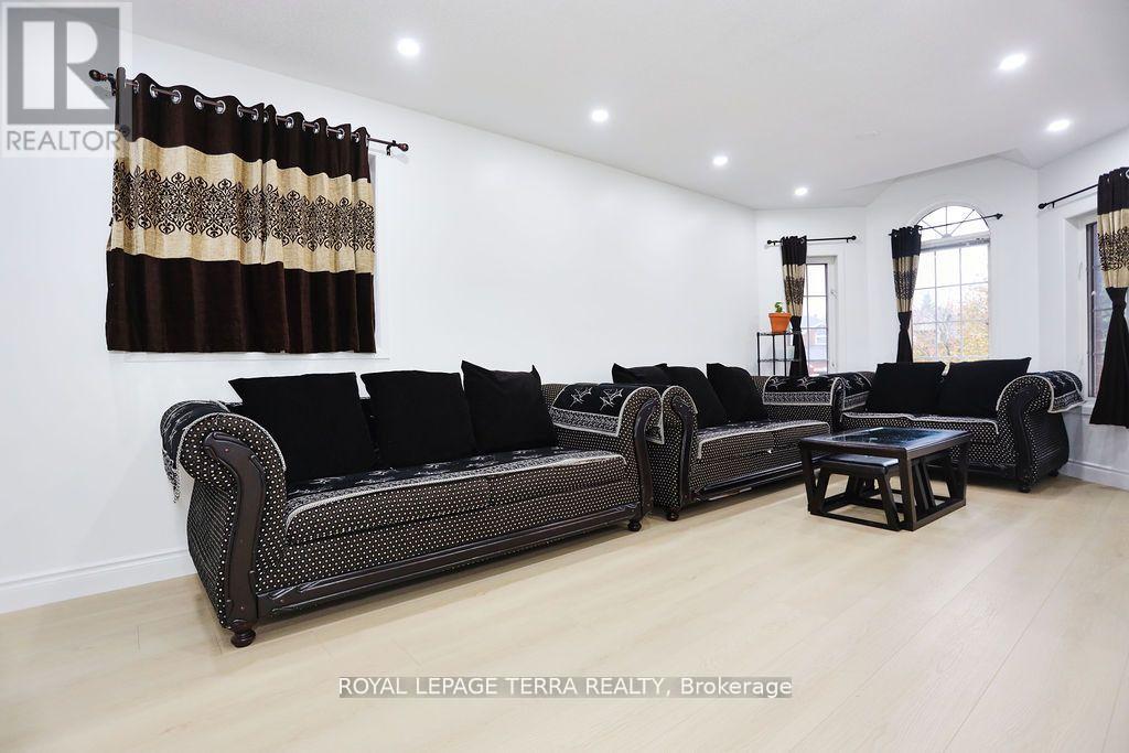 45 Peregrine Road, Barrie, Ontario  L4M 6R1 - Photo 6 - S12564636