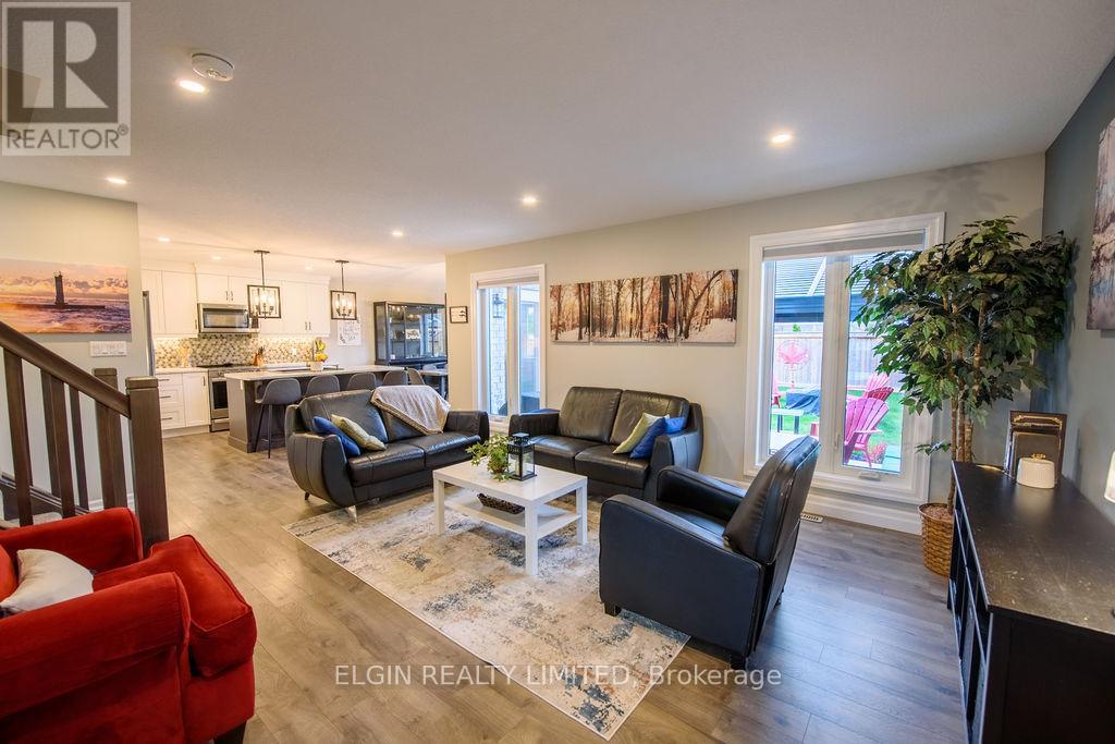 8 Auburn Drive, St. Thomas, Ontario  N5R 0K2 - Photo 4 - X12562930