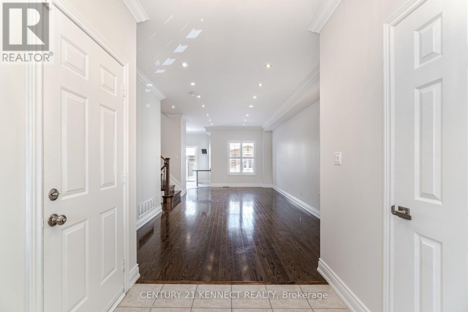 3601 Bala Drive, Mississauga, Ontario  L5M 7N2 - Photo 5 - W12564624