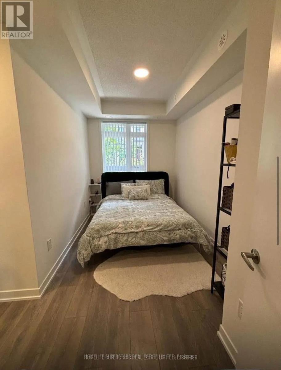 B104 - 150 Canon Jackson Drive E, Toronto, Ontario  M6M 0B7 - Photo 4 - W12564634