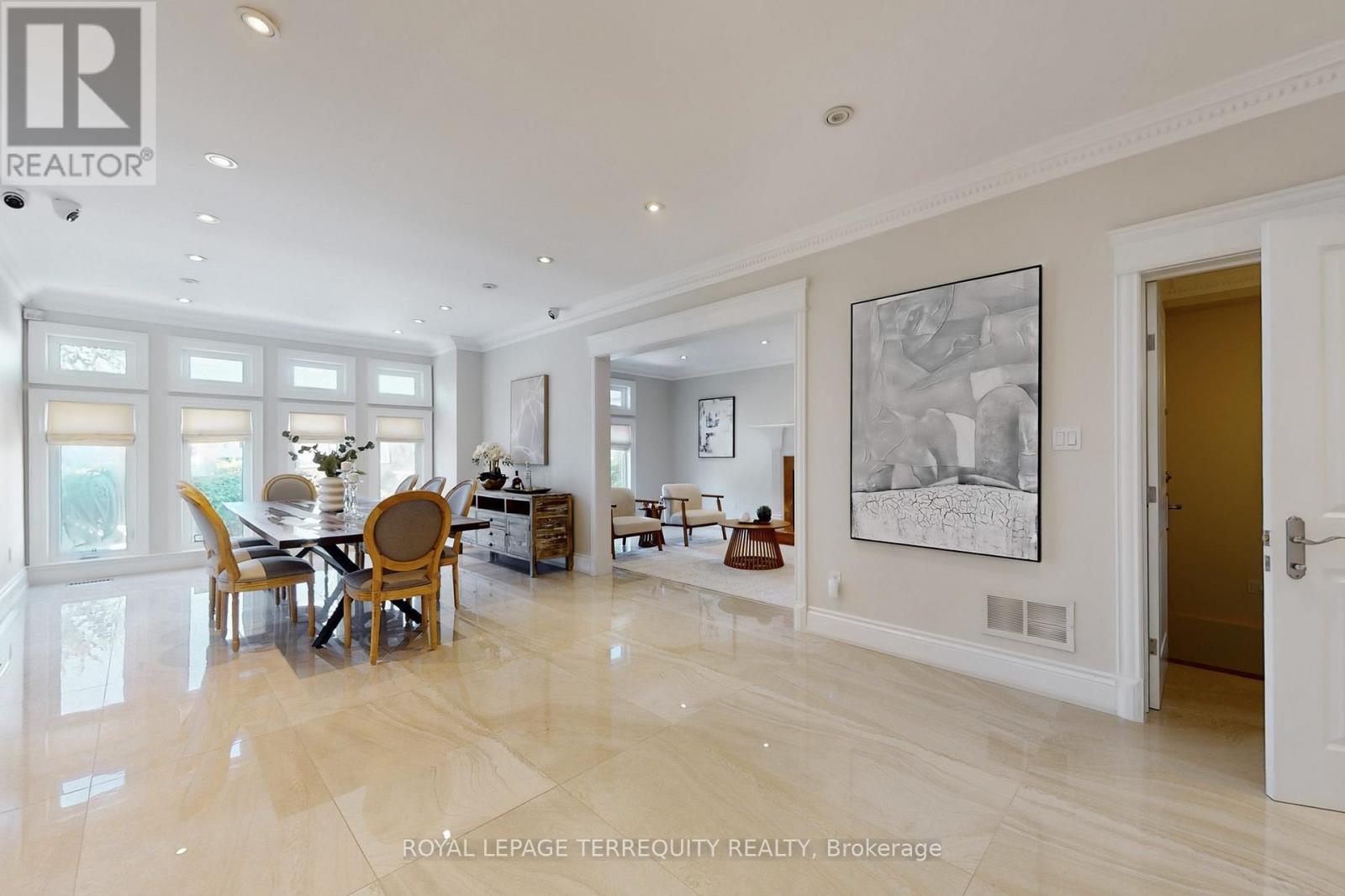 12 Highland Hill, Toronto, Ontario  M6A 2P8 - Photo 7 - W12564640