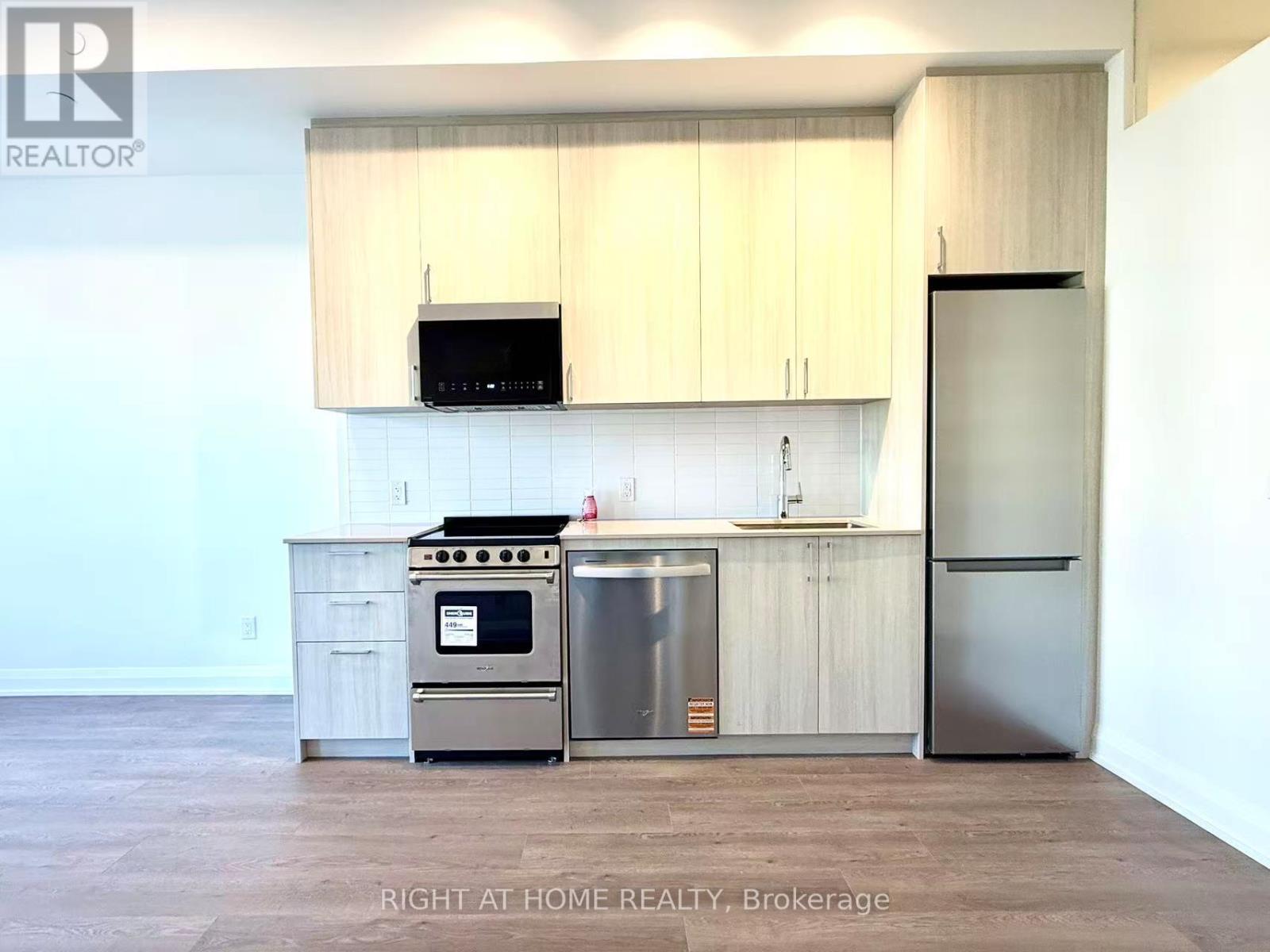 520 - 3250 Carding Mill Trail, Oakville, Ontario  L6M 1L3 - Photo 8 - W12564646