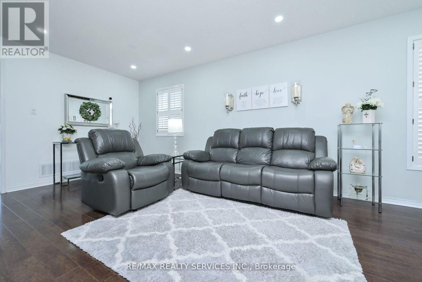 59 Springview Drive, Brampton, Ontario  L6X 4L8 - Photo 11 - W12564652