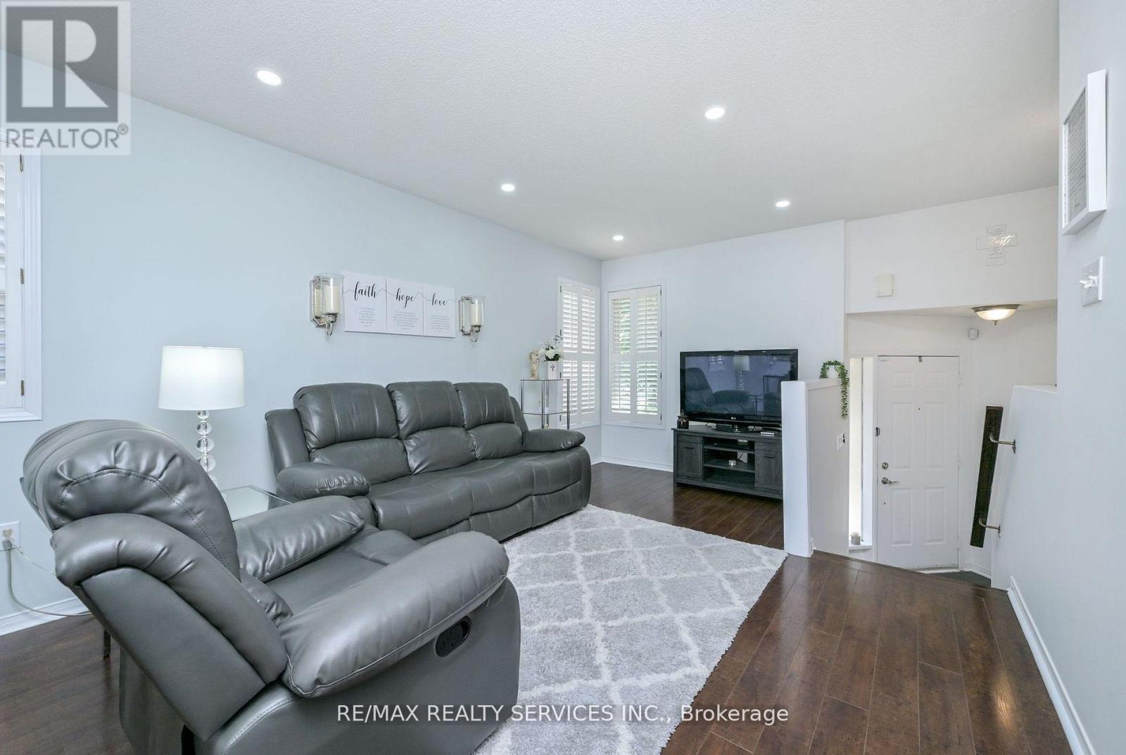 59 Springview Drive, Brampton, Ontario  L6X 4L8 - Photo 13 - W12564652