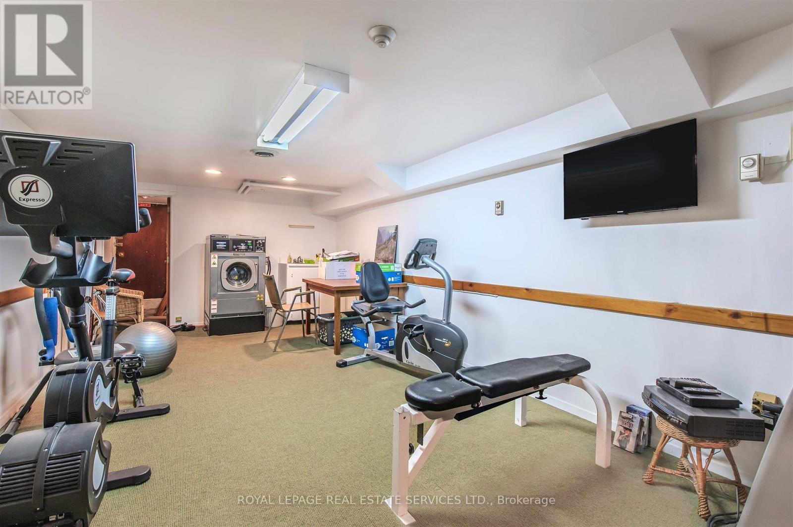 9 - 2847 Dundas Avenue W, Toronto, Ontario  M6P 1Y6 - Photo 14 - W12564672