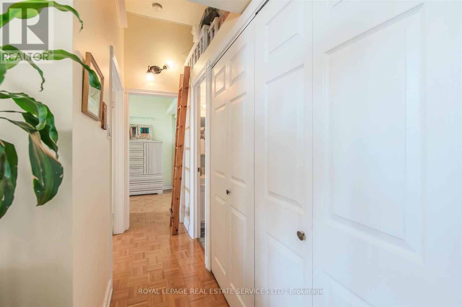 9 - 2847 Dundas Avenue W, Toronto, Ontario  M6P 1Y6 - Photo 8 - W12564672