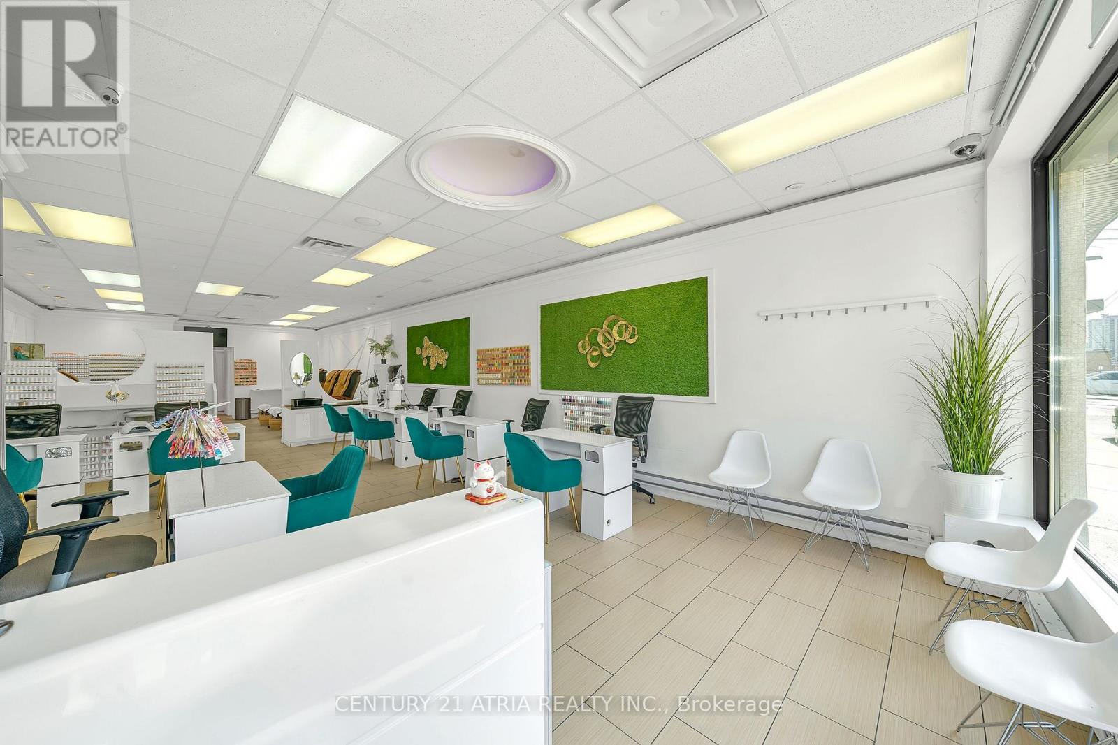 3047 Hurontario Street, Mississauga, Ontario  L5A 2G9 - Photo 8 - W12564688