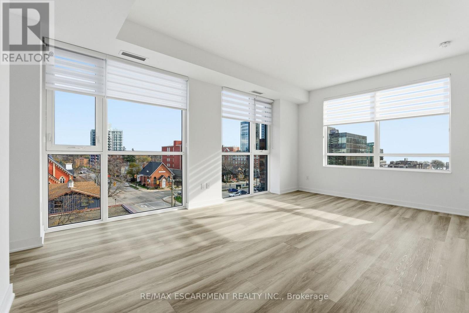 404 - 2007 James Street, Burlington, Ontario  L7R 0G7 - Photo 13 - W12564692