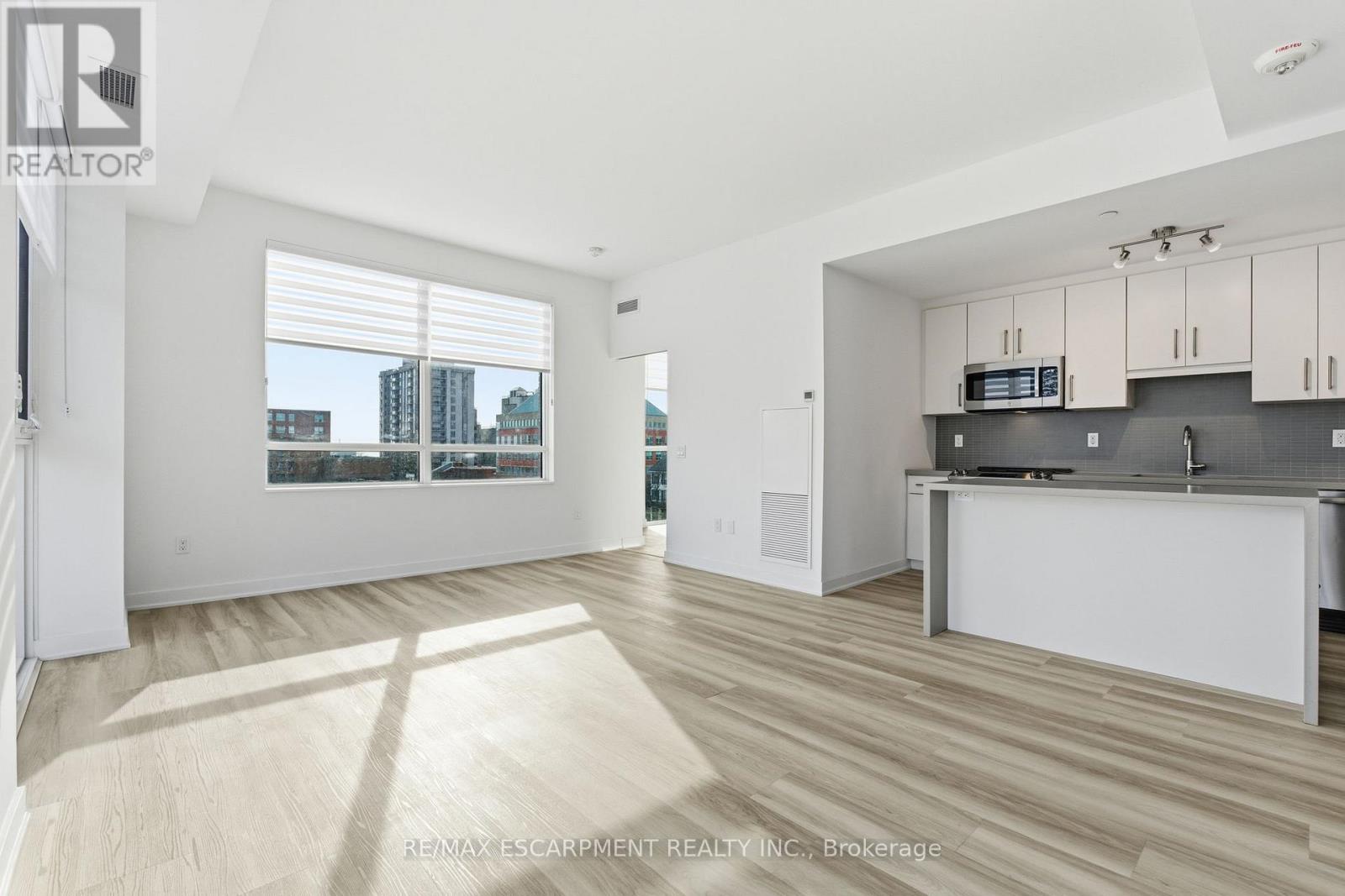 404 - 2007 James Street, Burlington, Ontario  L7R 0G7 - Photo 14 - W12564692