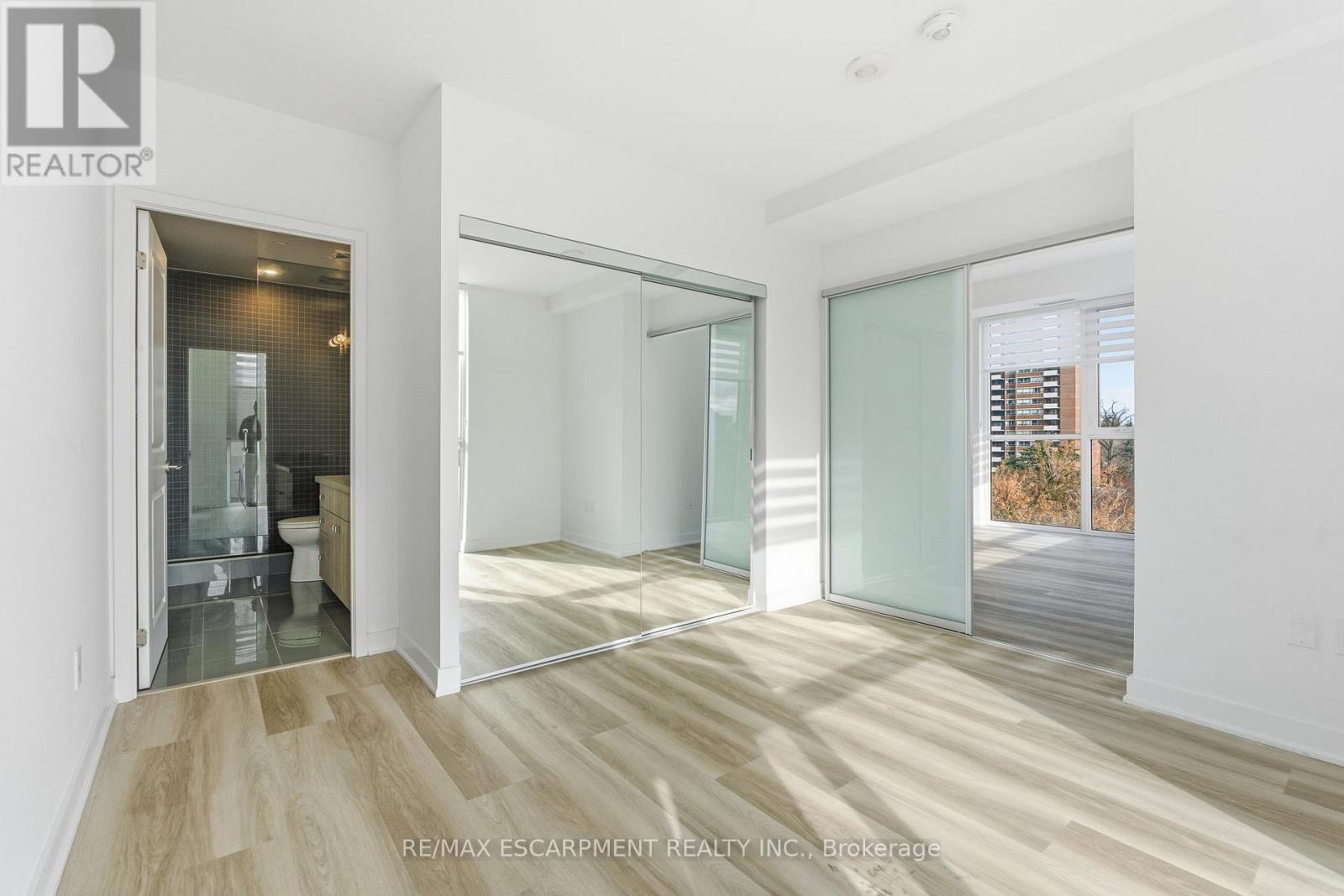 404 - 2007 James Street, Burlington, Ontario  L7R 0G7 - Photo 17 - W12564692