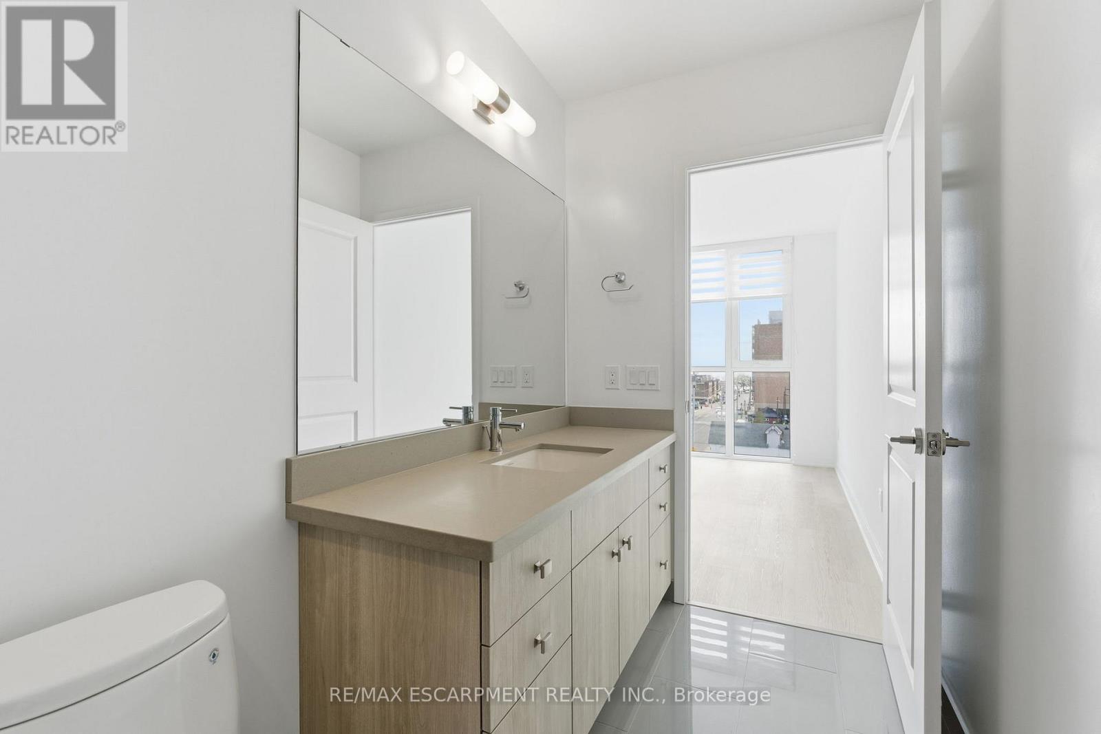 404 - 2007 James Street, Burlington, Ontario  L7R 0G7 - Photo 19 - W12564692