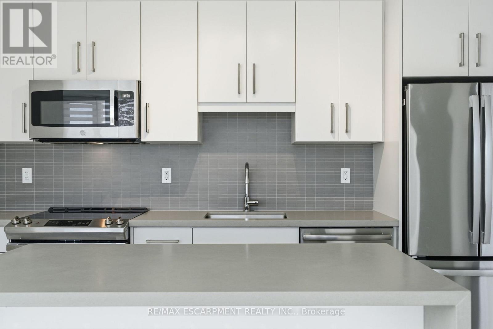 404 - 2007 James Street, Burlington, Ontario  L7R 0G7 - Photo 23 - W12564692