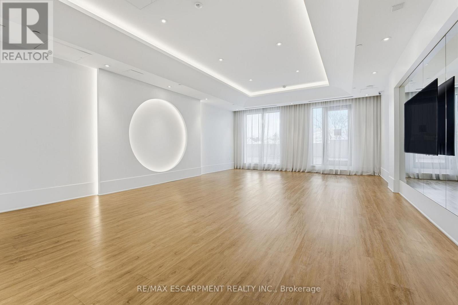 404 - 2007 James Street, Burlington, Ontario  L7R 0G7 - Photo 33 - W12564692