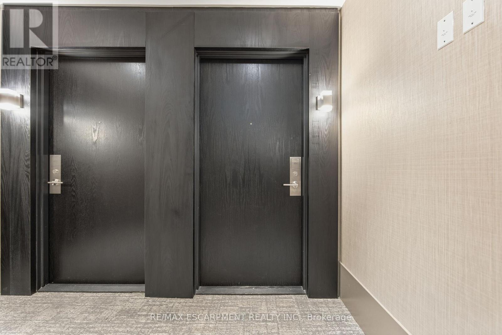 404 - 2007 James Street, Burlington, Ontario  L7R 0G7 - Photo 6 - W12564692