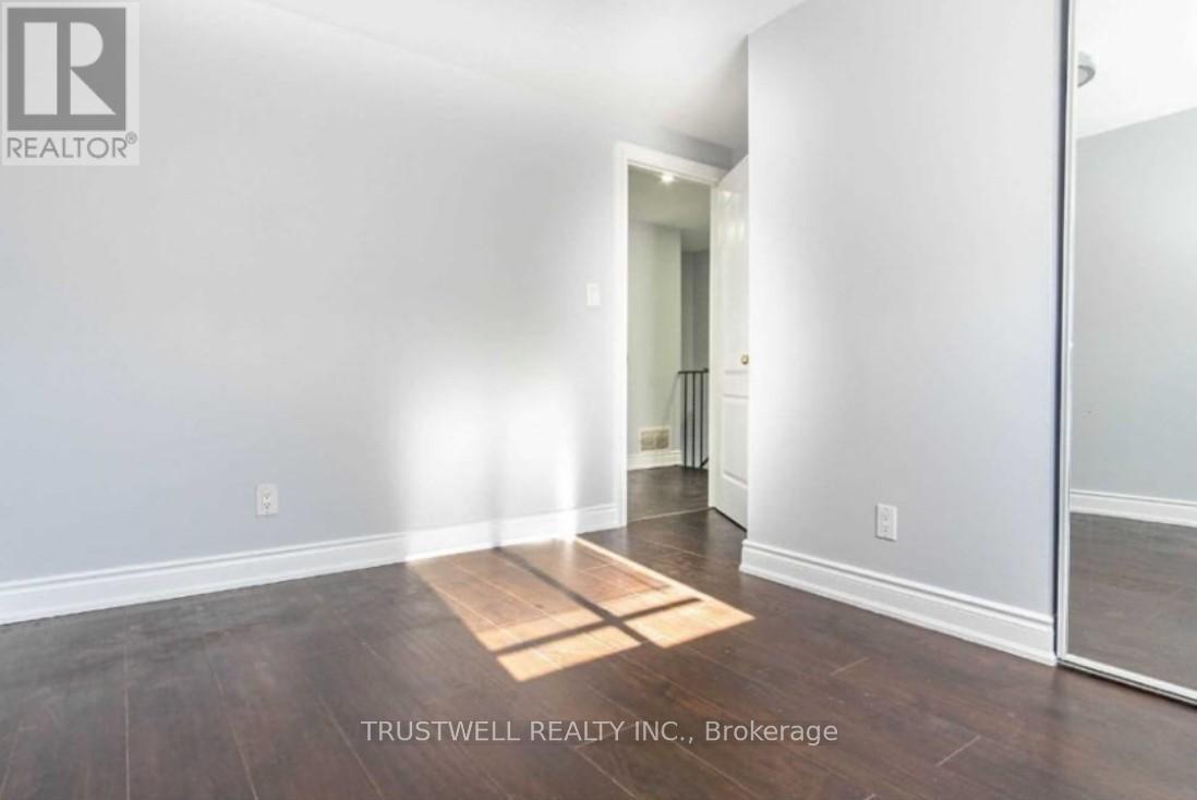 7761 Anaka Drive, Mississauga, Ontario  L4T 3H8 - Photo 15 - W12564714