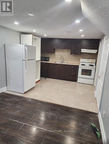 7761 Anaka Drive, Mississauga, Ontario  L4T 3H8 - Photo 19 - W12564714