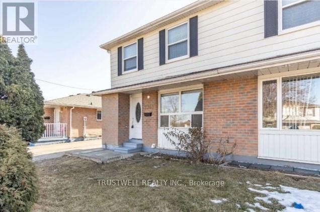 7761 Anaka Drive, Mississauga, Ontario  L4T 3H8 - Photo 2 - W12564714