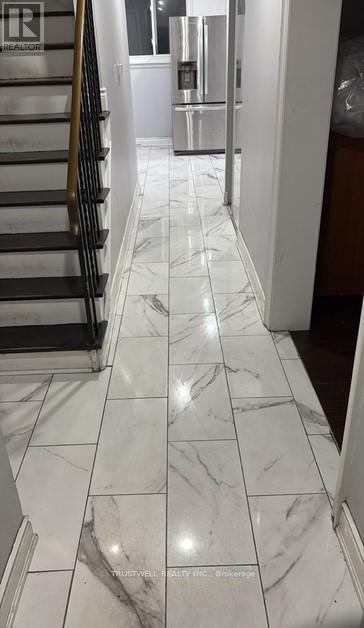 7761 Anaka Drive, Mississauga, Ontario  L4T 3H8 - Photo 5 - W12564714