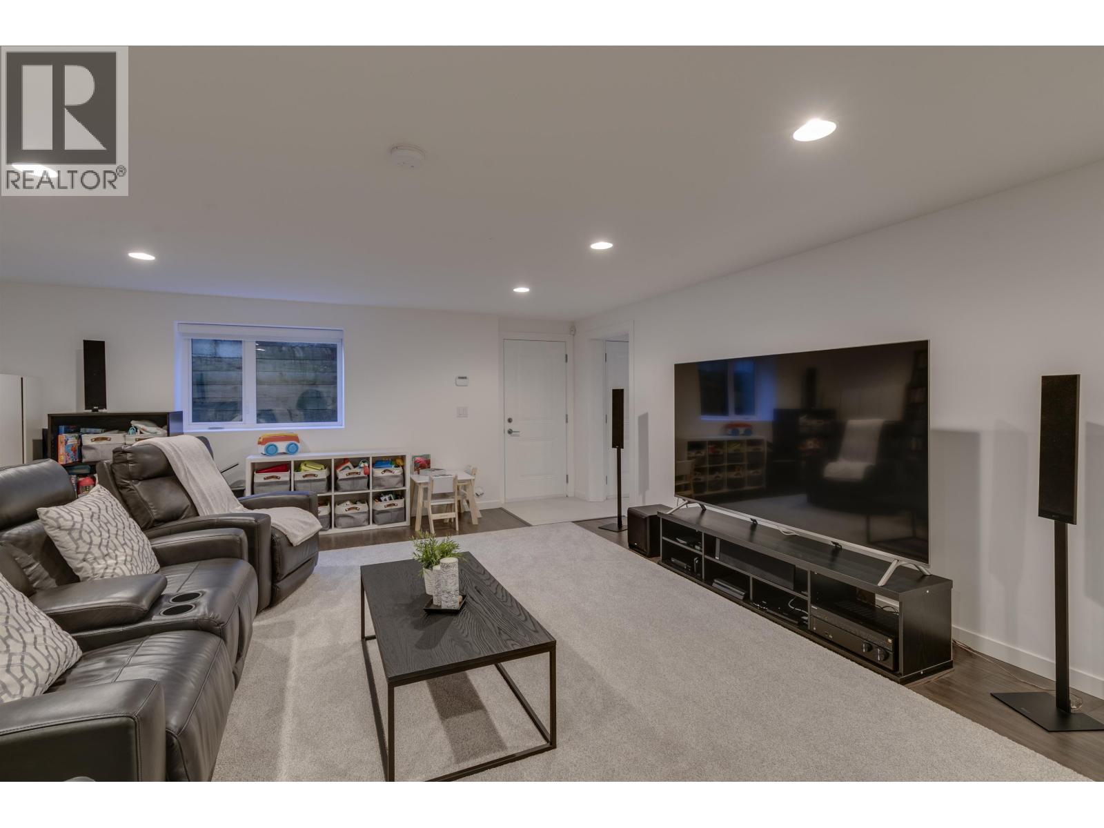 2146 Kugler Avenue, Coquitlam, British Columbia  V3K 2S6 - Photo 36 - R3068849