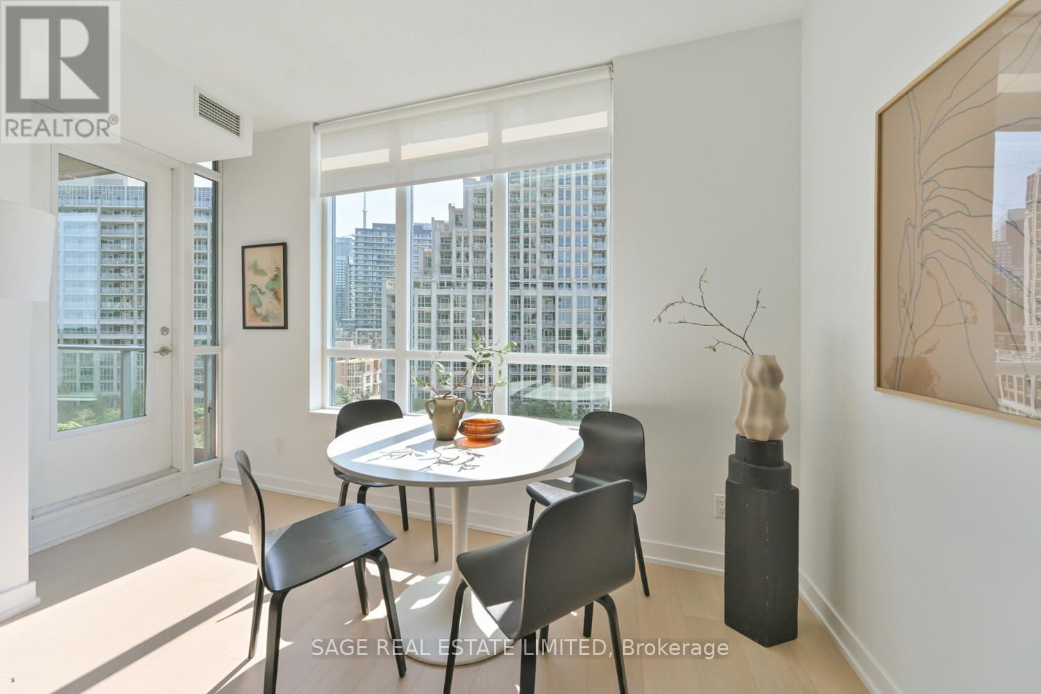 702 - 215 Fort York Boulevard, Toronto, Ontario M5V 4A2 - Photo 16 - C12375320