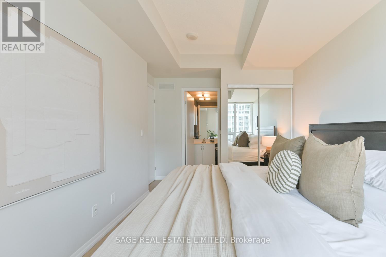 702 - 215 Fort York Boulevard, Toronto, Ontario M5V 4A2 - Photo 20 - C12375320