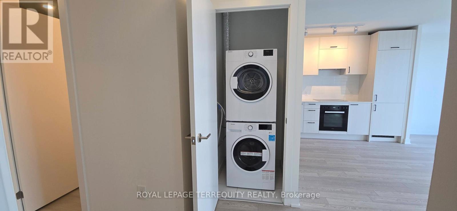 1015 - 1 Quarrington Lane, Toronto, Ontario  M3C 1H7 - Photo 21 - C12562144