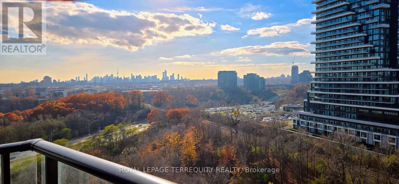 1015 - 1 Quarrington Lane, Toronto, Ontario  M3C 1H7 - Photo 32 - C12562144