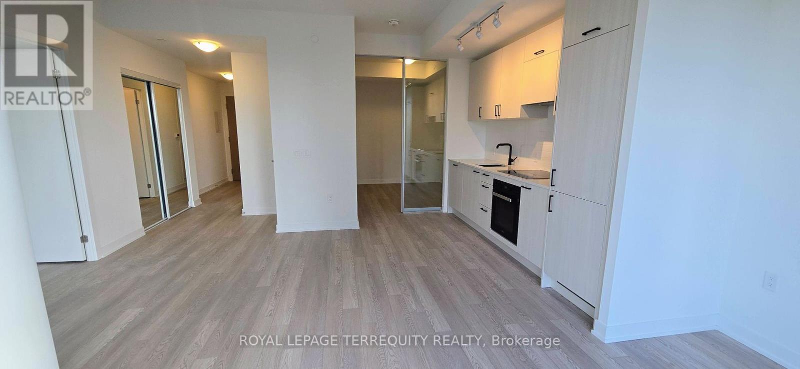 1015 - 1 Quarrington Lane, Toronto, Ontario  M3C 1H7 - Photo 9 - C12562144