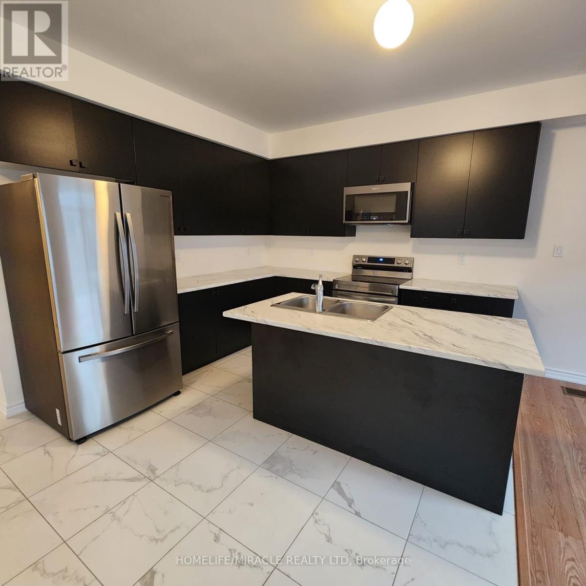 35 Tamworth Terrace, Barrie, Ontario L9J 0W5 - Photo 17 - S12561716