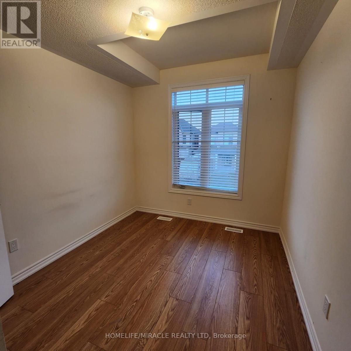 35 Tamworth Terrace, Barrie, Ontario L9J 0W5 - Photo 10 - S12561716